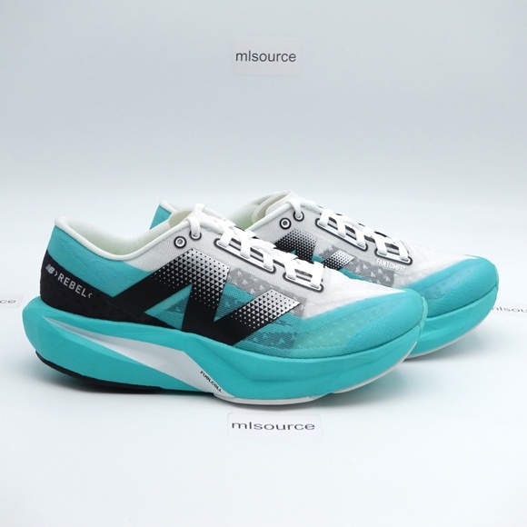 Size 7.5 WIDE D Women's New Balance FuelCell Rebel v4 Running Shoes WFCXCJ4 - Picture 3 of 13